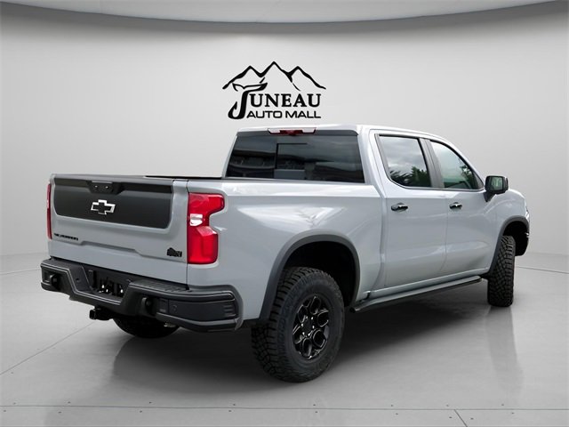 2025 Chevrolet Silverado 1500 ZR2 photo 2