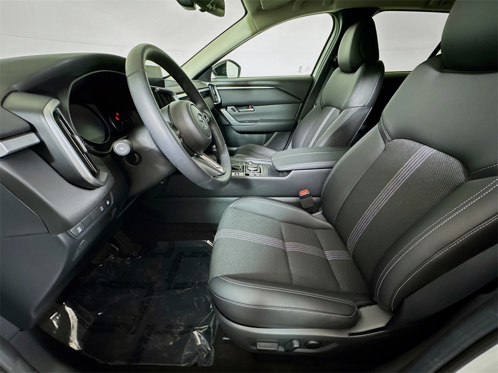 2025 Mazda CX-50 Preferred photo 4