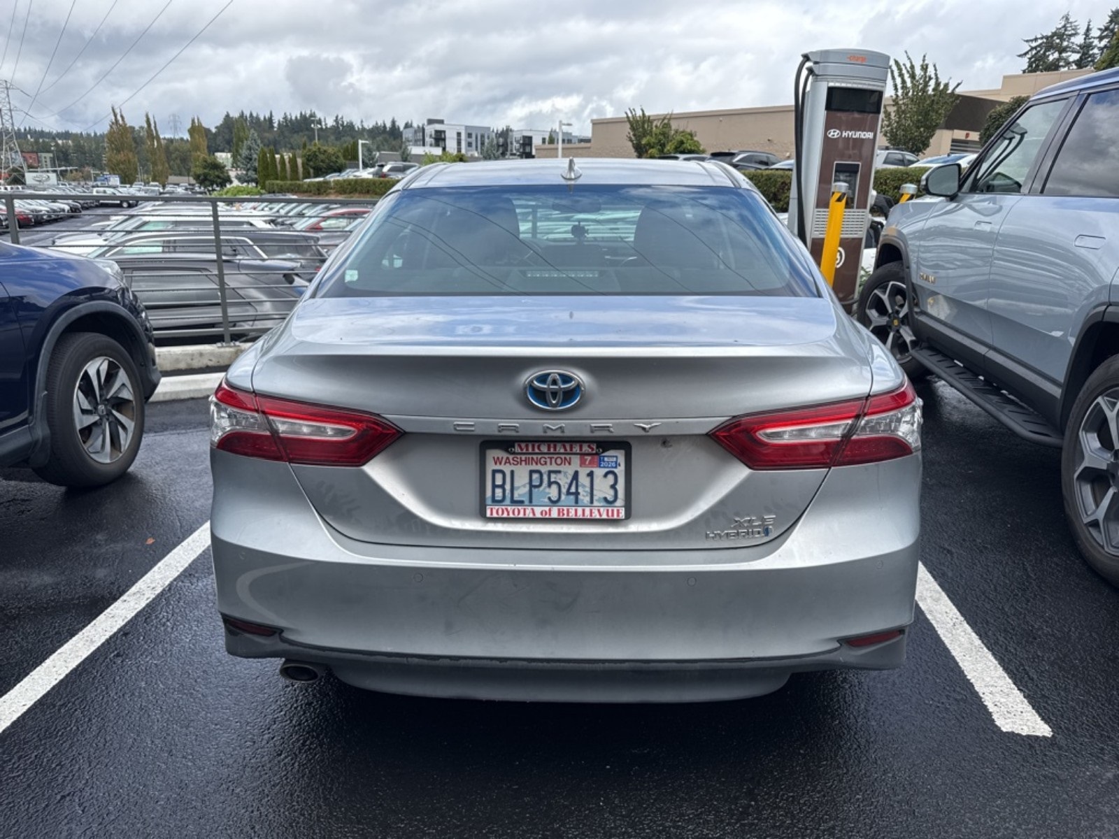 2018 Toyota Camry XLE Hybrid's photo