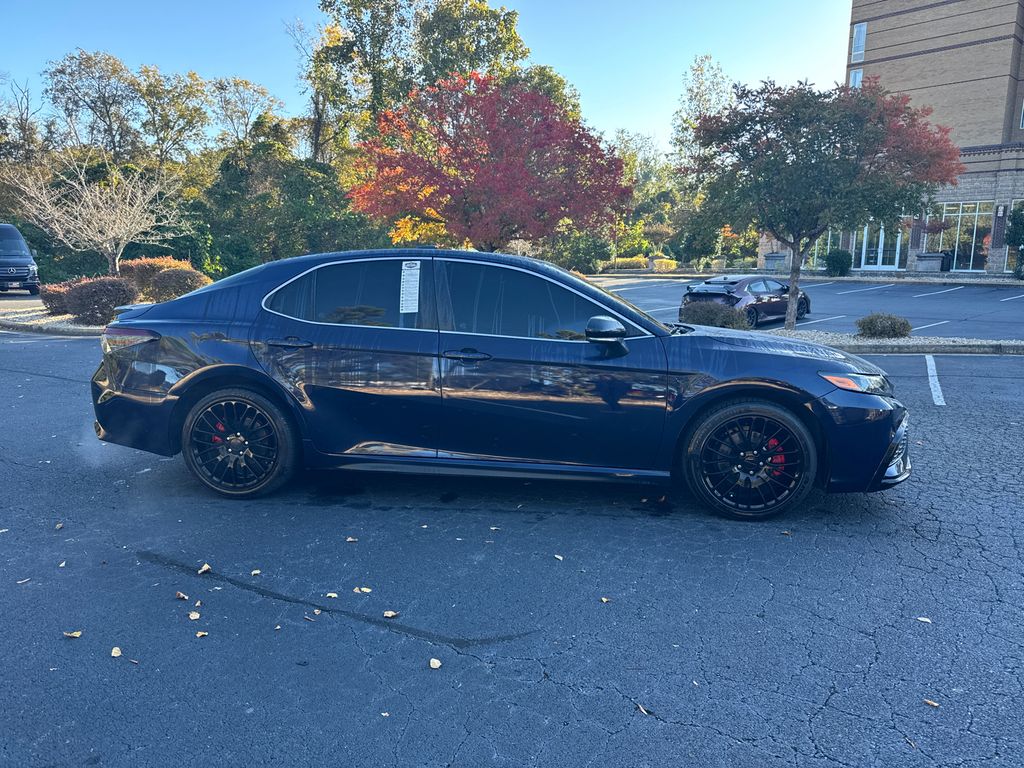 2022 Toyota Camry SE photo 2