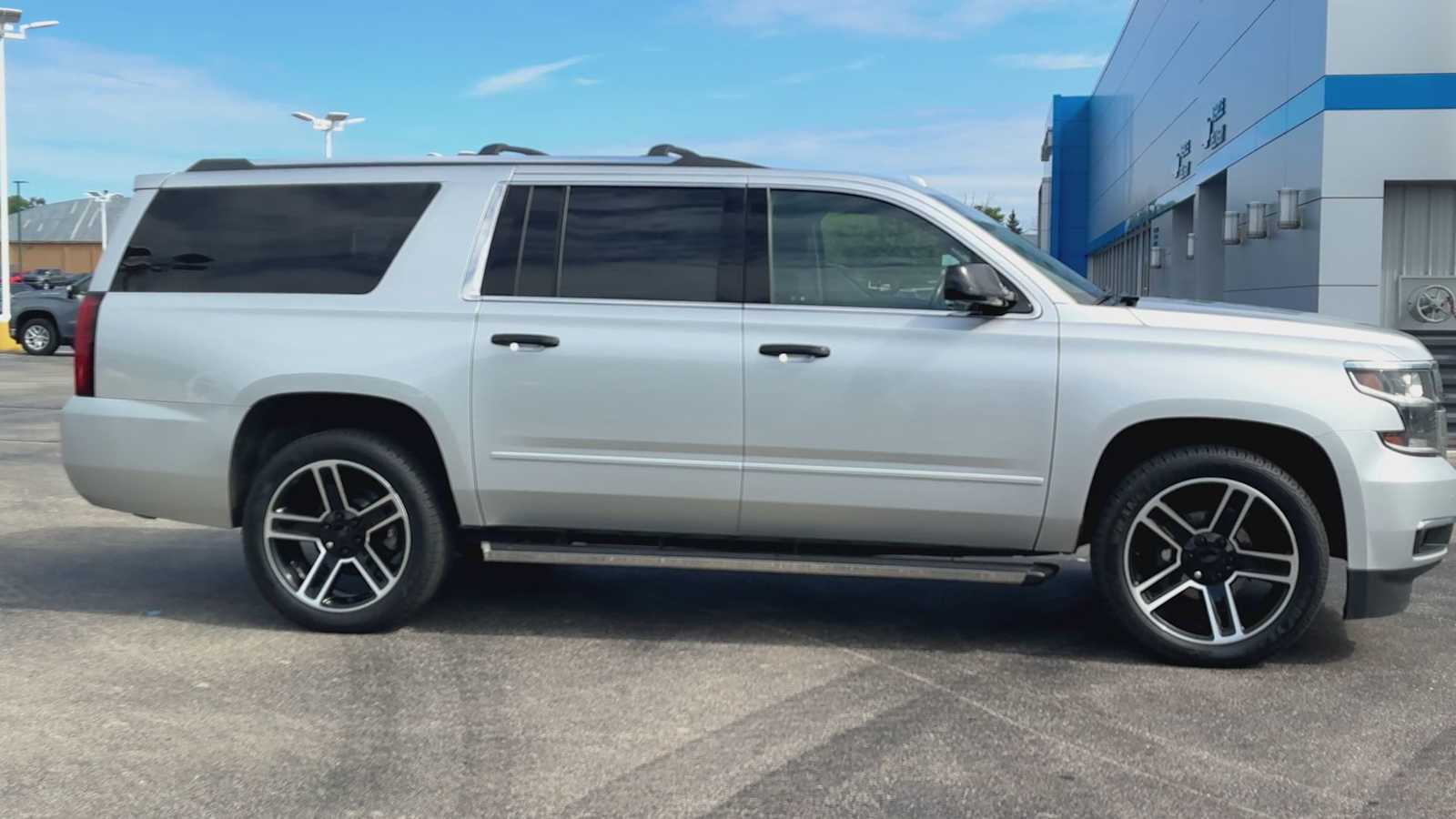 2020 Chevrolet Suburban Premier photo 9