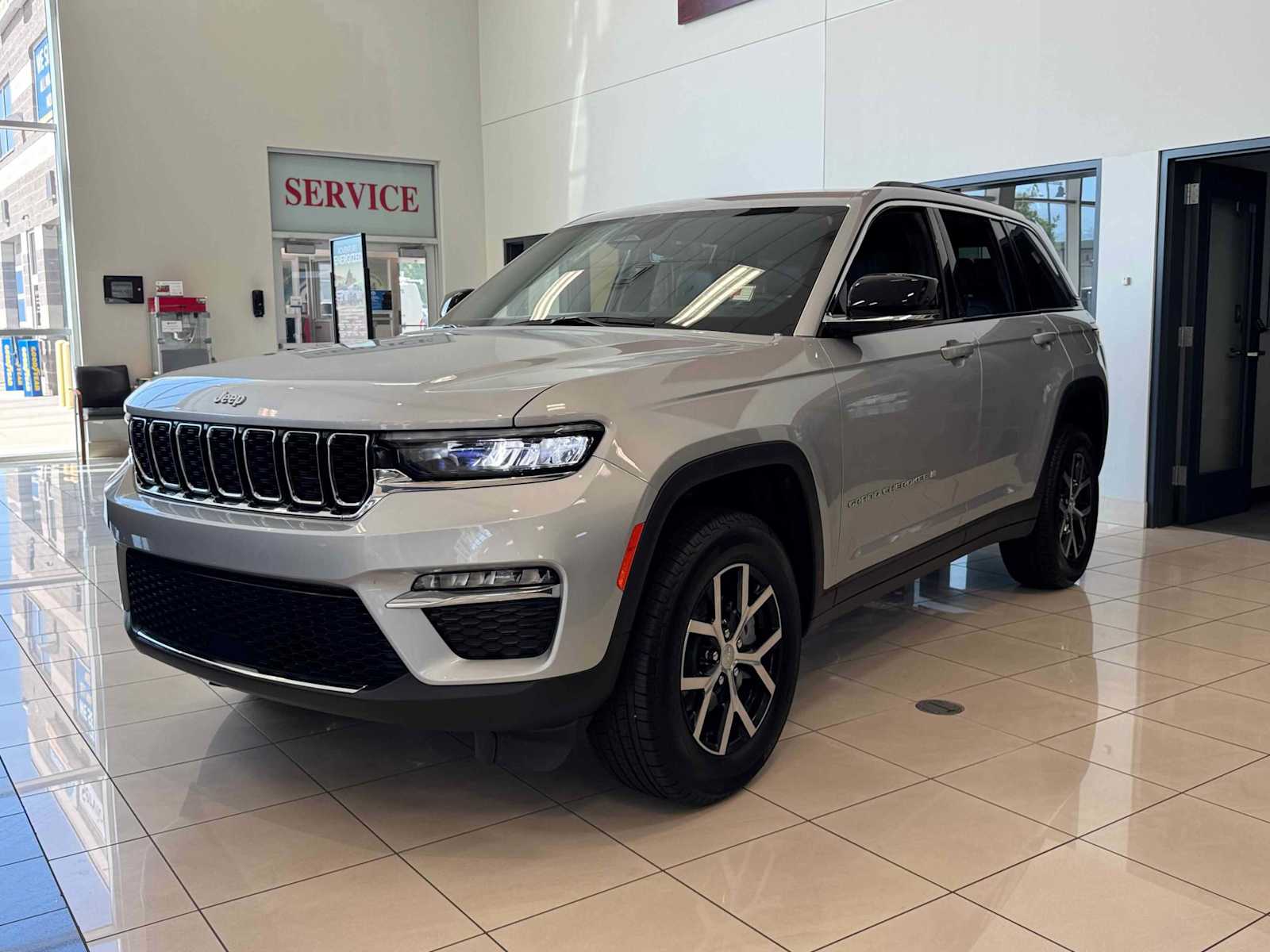 2025 Jeep Grand Cherokee Limited's photo