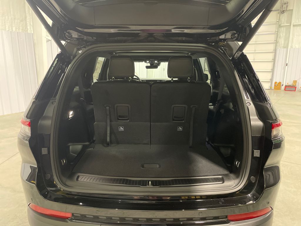 2025 Jeep Grand Cherokee Altitude X photo 4