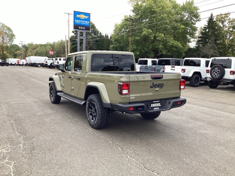 2025 Jeep Gladiator Sport photo 5
