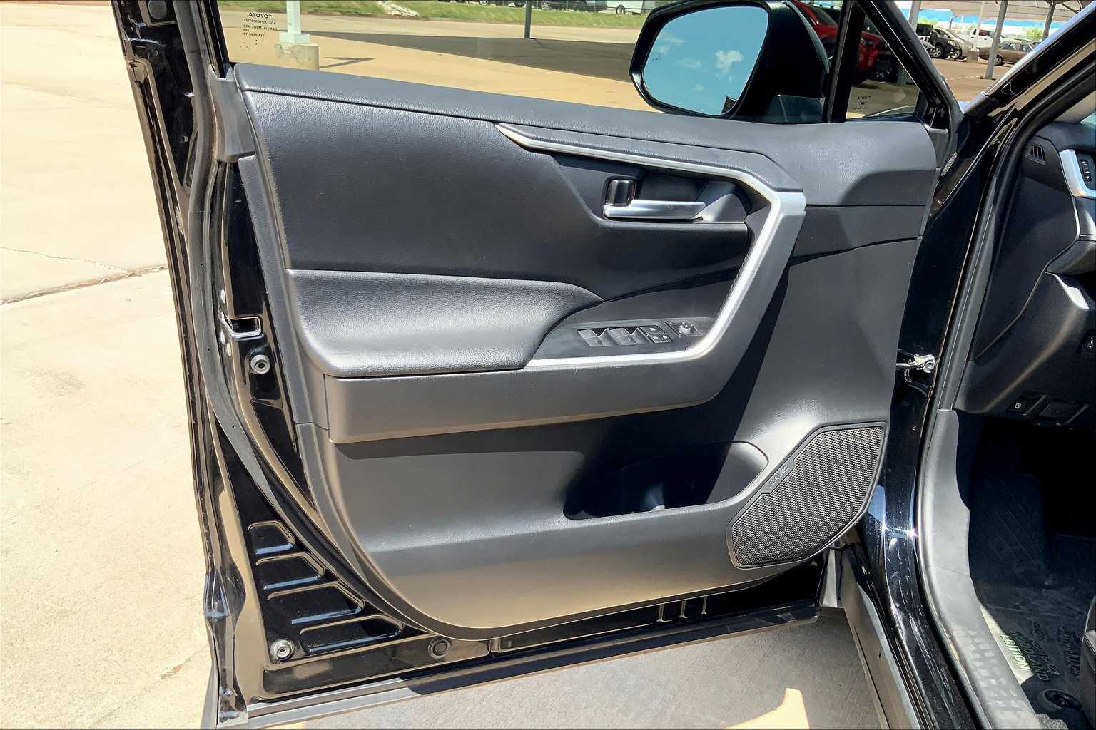 2024 Toyota RAV4 Hybrid photo 21