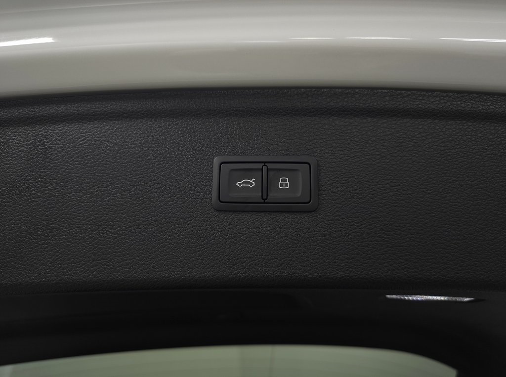 2025 AUDI SQ5 - Image 6