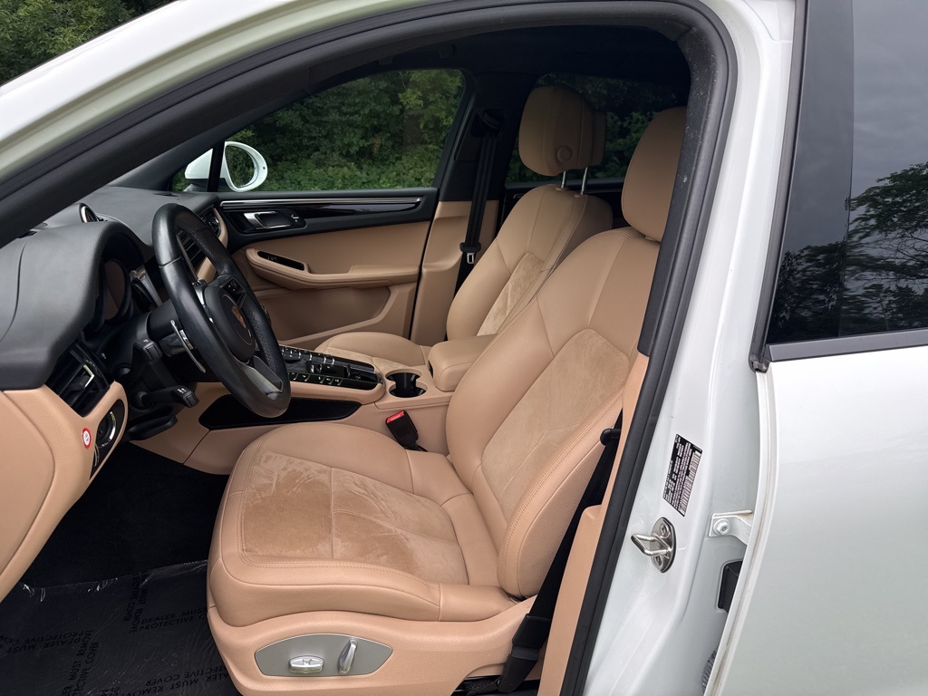 2019 Porsche Macan Base photo 14