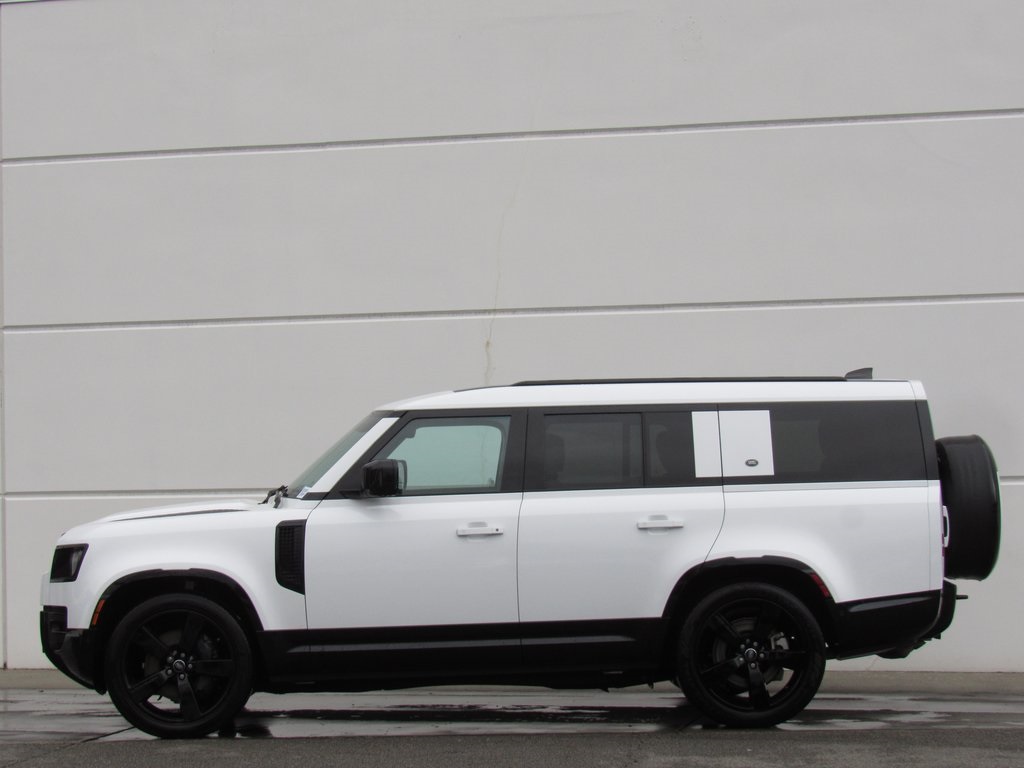 2024 Land Rover Defender 130 X-Dynamic SE photo 4