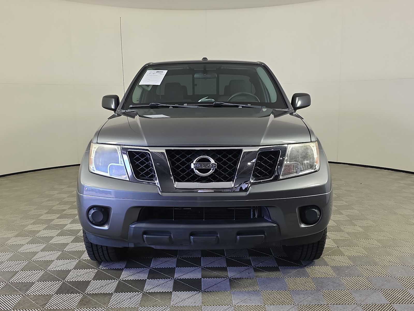 2018 Nissan Frontier SV photo 2