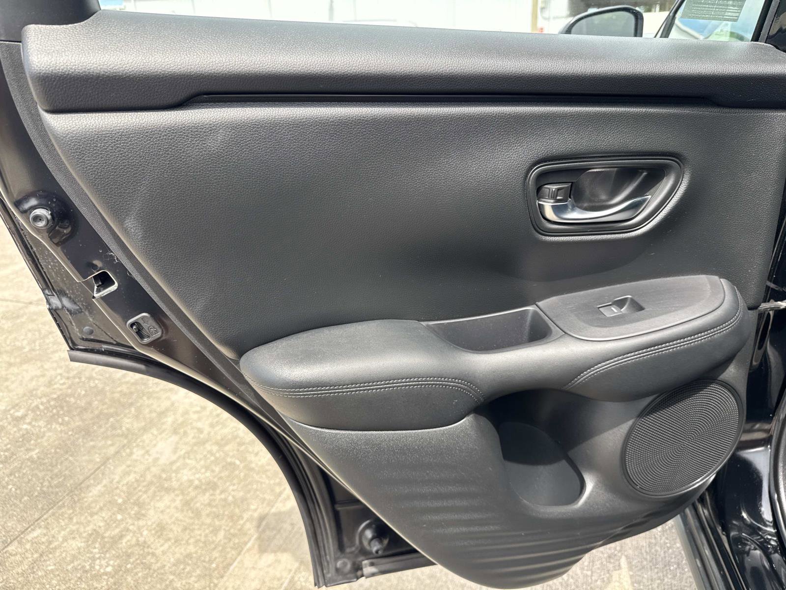 2023 Honda HR-V LX photo 11
