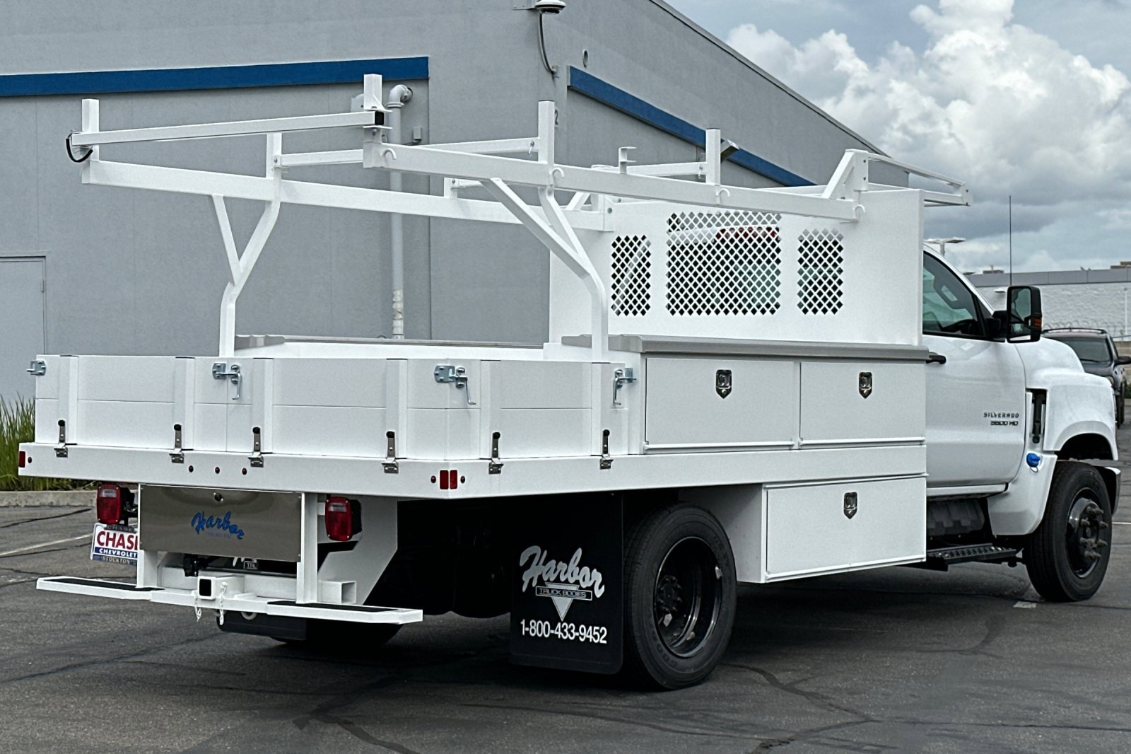2023 Chevrolet Silverado 5500HD Work Truck photo 4