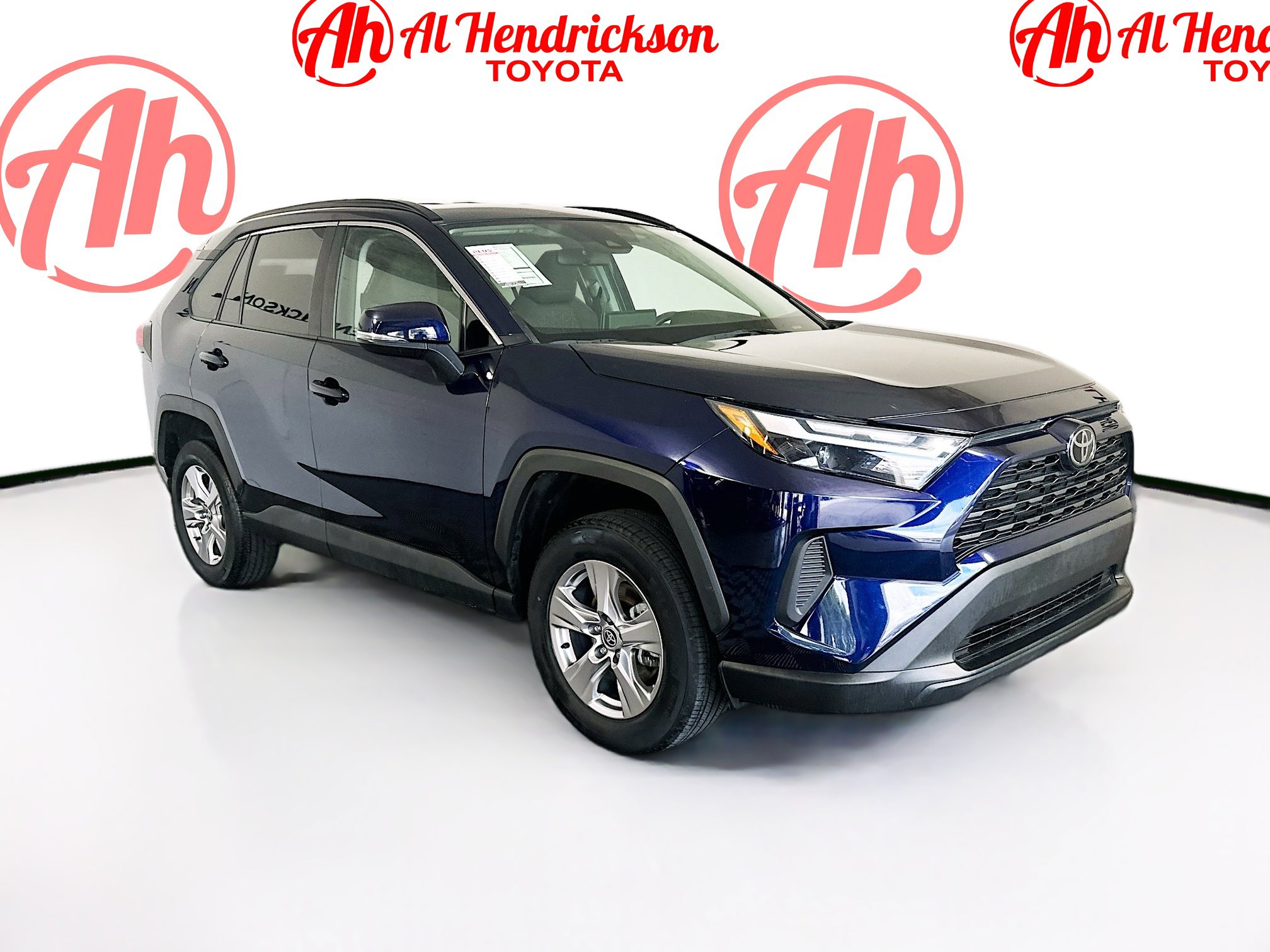 2024 Toyota RAV4 XLE's photo