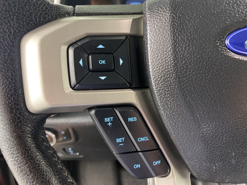2016 Ford F-150 Lariat photo 19