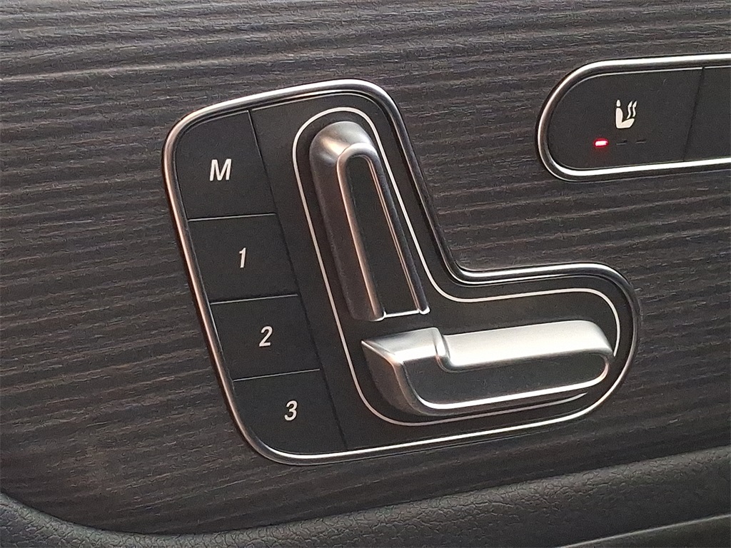 2025 Mercedes Benz EQB 300 4MATIC photo 18