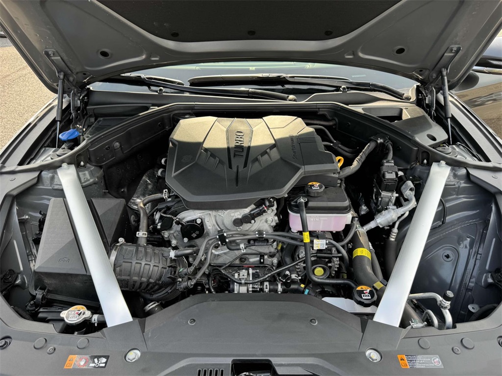 2025 Genesis G70 2.5T photo 12