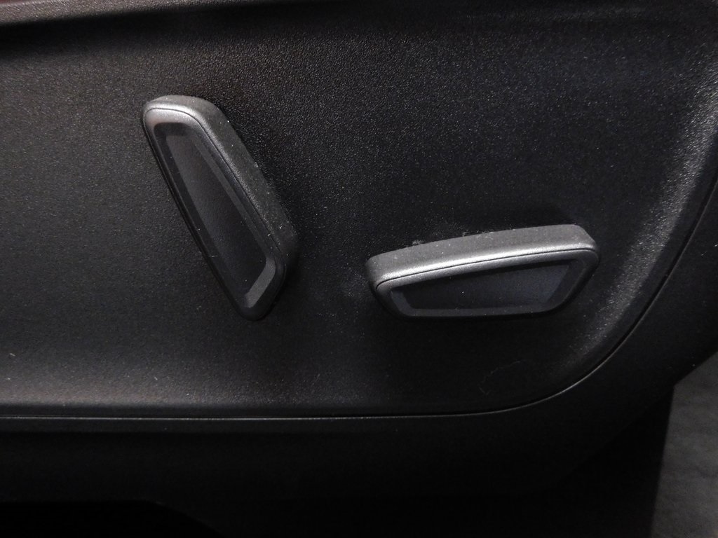2020 Ford Escape Titanium photo 56
