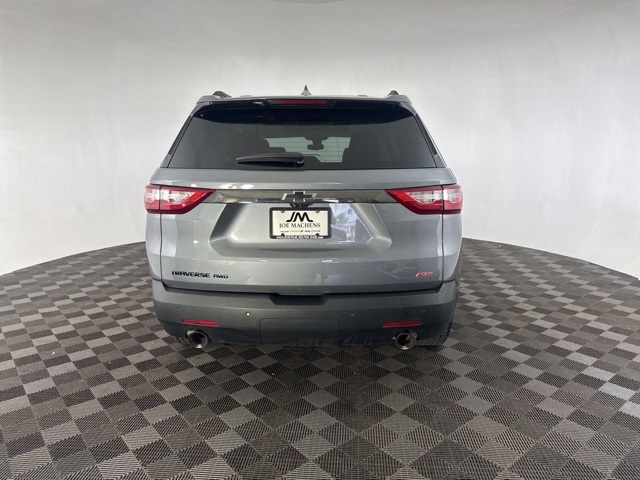 2021 Chevrolet Traverse RS photo 2