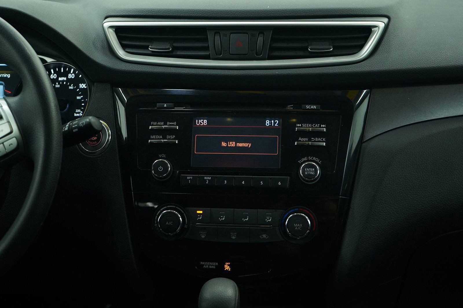 2016 Nissan Rogue SV photo 13