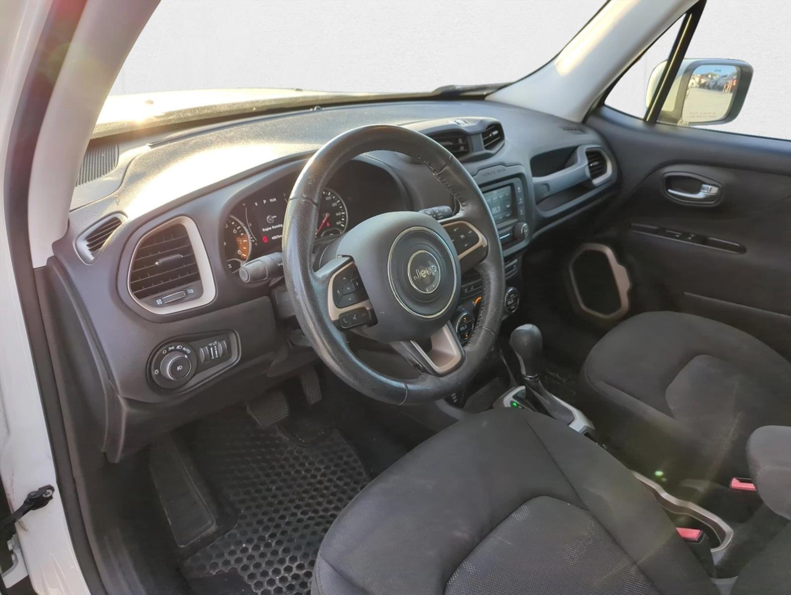 2016 Jeep Renegade Latitude photo 14