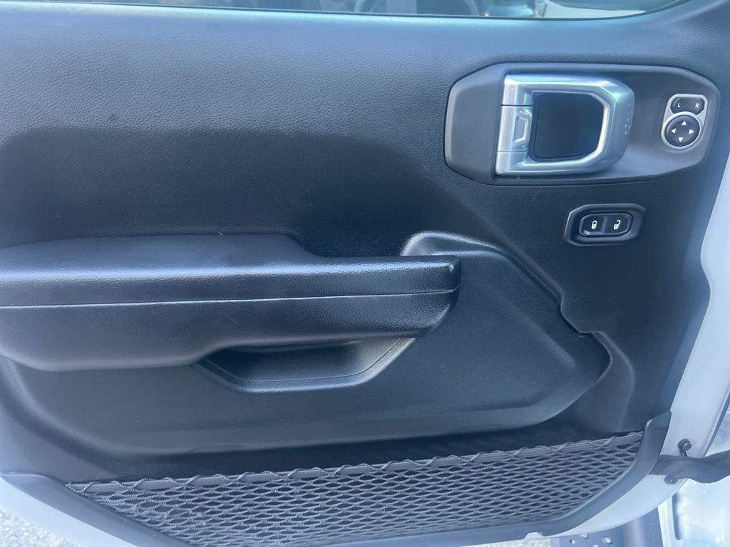 2021 Jeep Wrangler Unlimited Rubicon photo 14