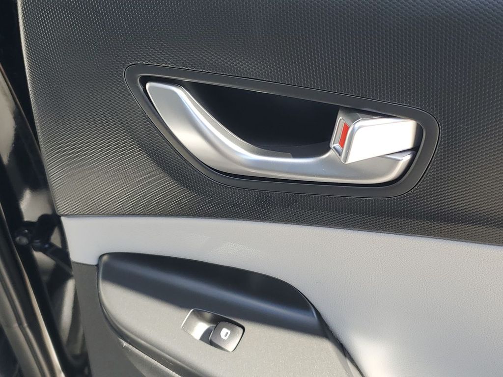 2023 Hyundai Kona Limited photo 43