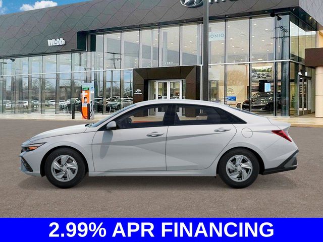 2025 Hyundai Elantra SE photo 3