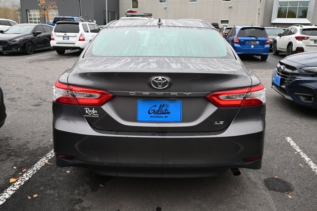 2019 Toyota Camry LE photo 4