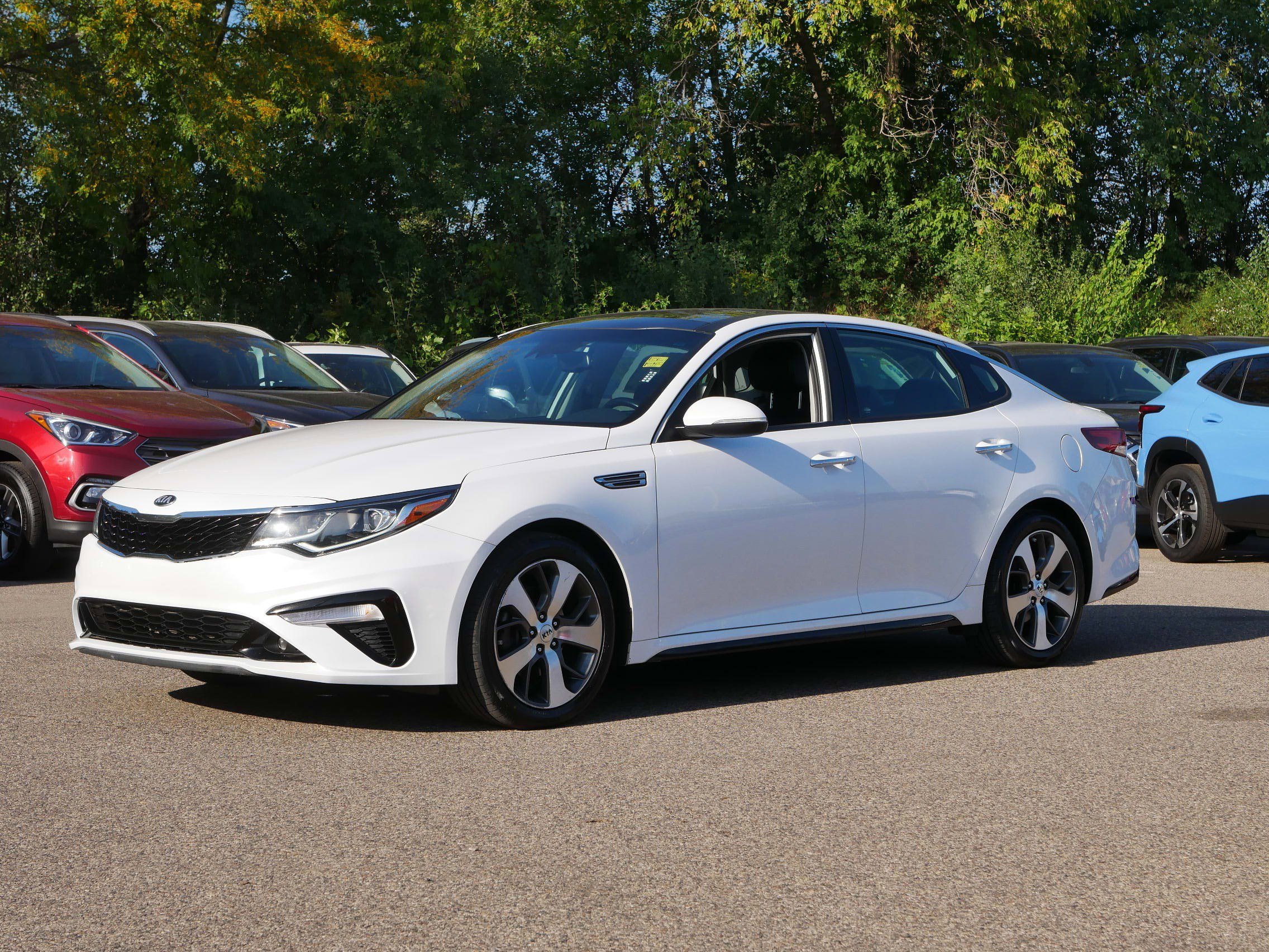 2019 Kia Optima S photo 3