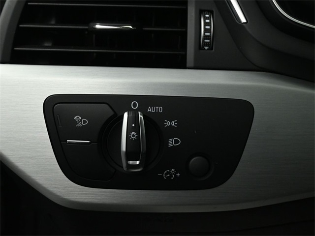 2020 AUDI A4 - Image 11