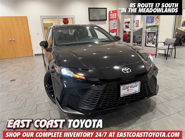 2026 Toyota Camry SE's photo