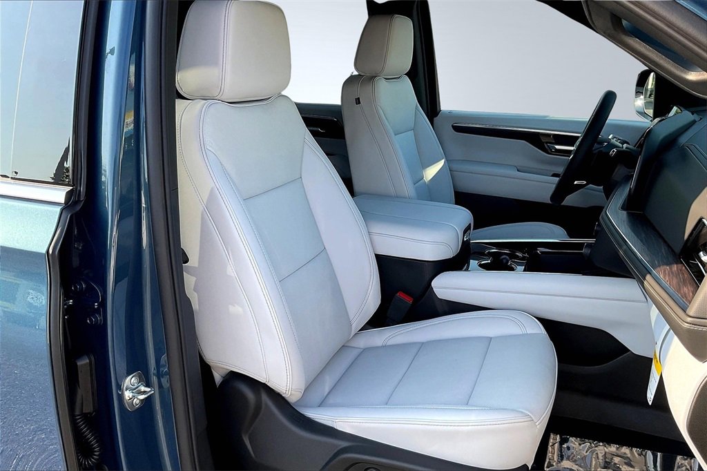 2025 Chevrolet Tahoe Premier photo 10