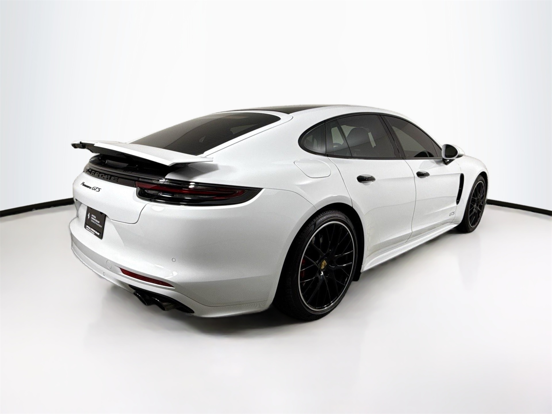 2019 Porsche Panamera GTS photo 7