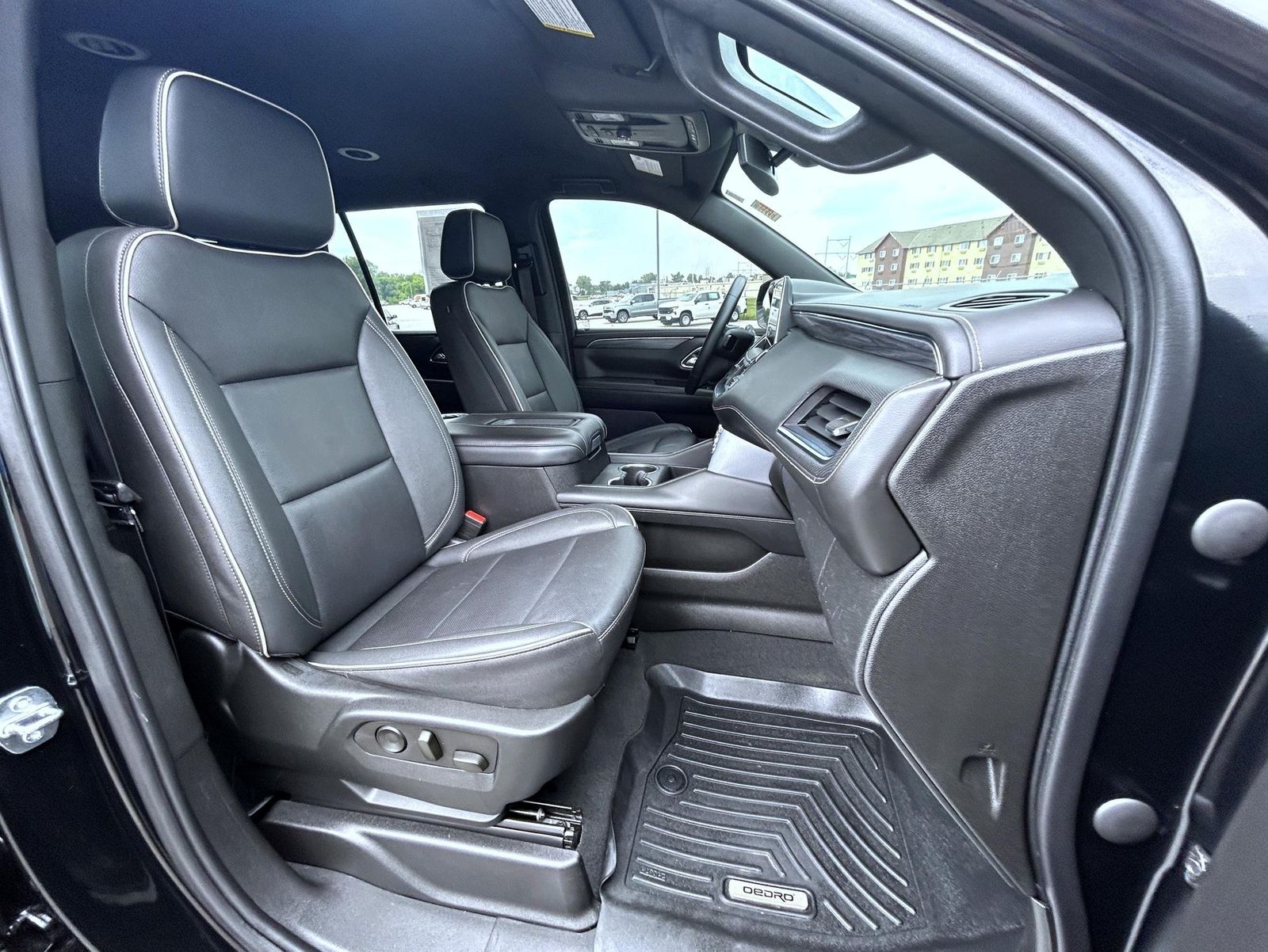 2023 Gmc Yukon SLT photo 16