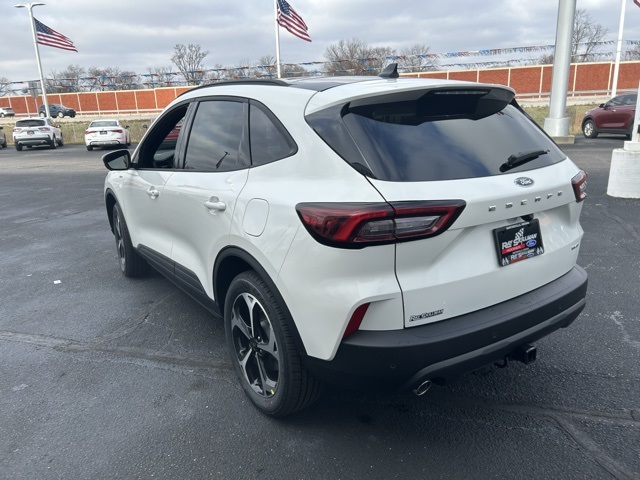 2025 Ford Escape ST-Line Select photo 4