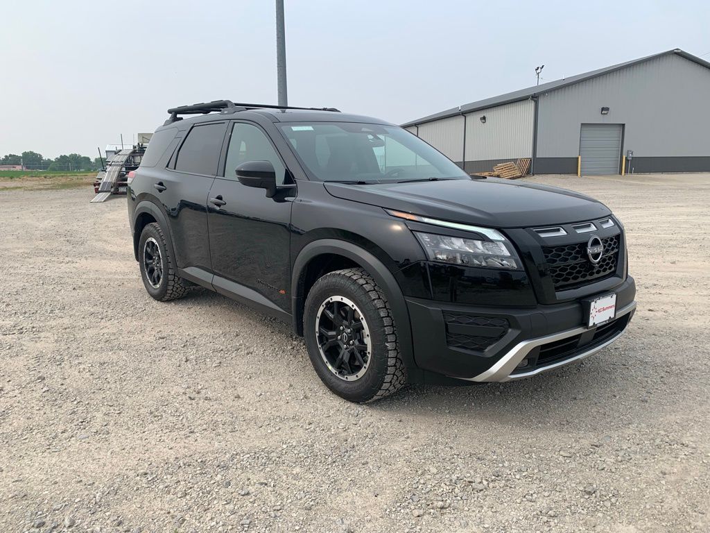 2025 Nissan Pathfinder Rock Creek photo 3
