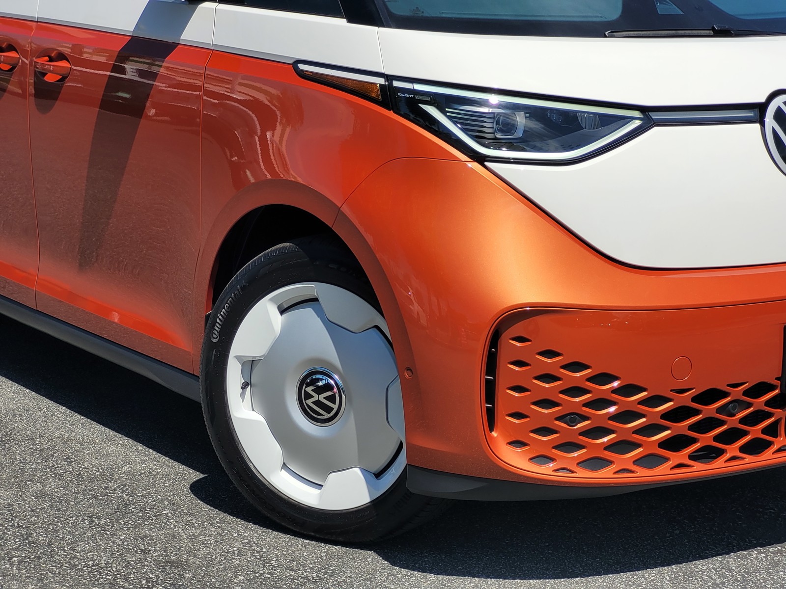 2025 Volkswagen ID. Buzz photo 3