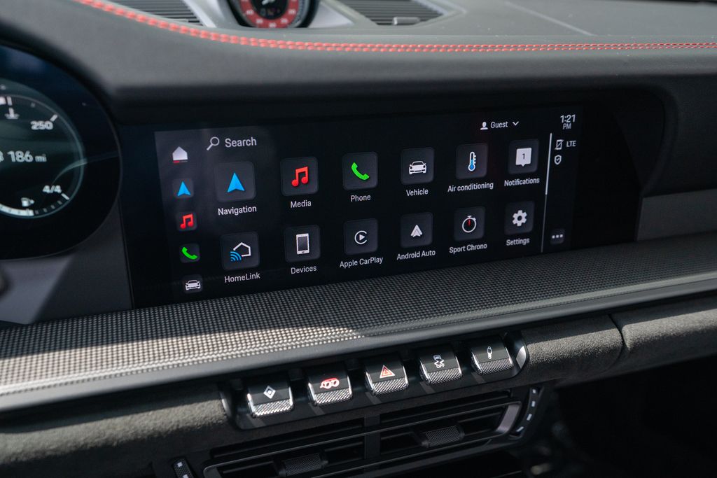 2023 Porsche 911 4 GTS photo 18