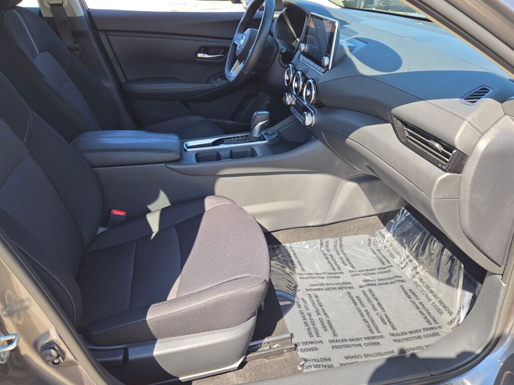 2023 Nissan Sentra SV photo 4