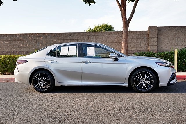 2024 Toyota Camry SE photo 6