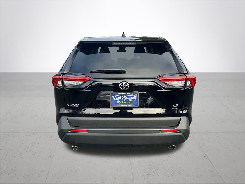 2025 Toyota RAV4 LE photo 8