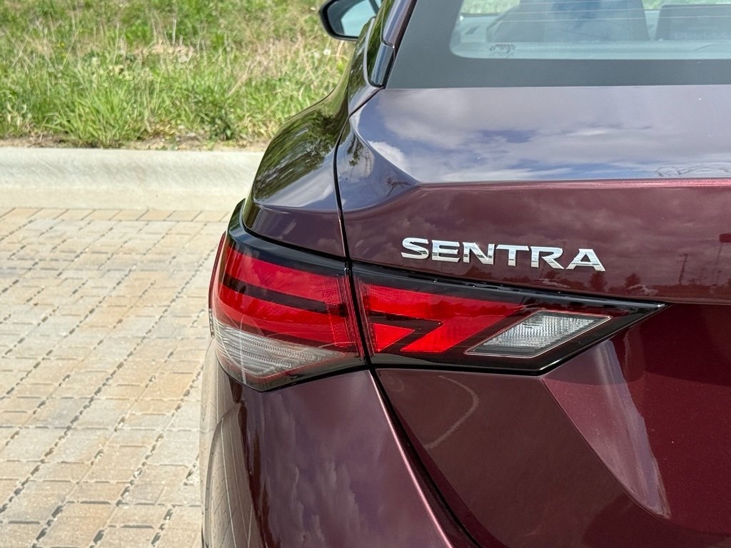 2025 Nissan Sentra SV photo 4