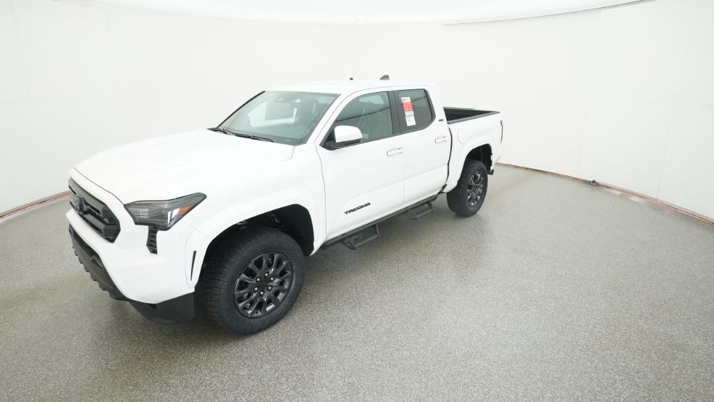 2025 Toyota Tacoma SR5's photo