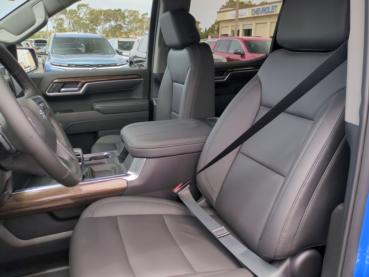 2025 Chevrolet Silverado 1500 RST photo 19