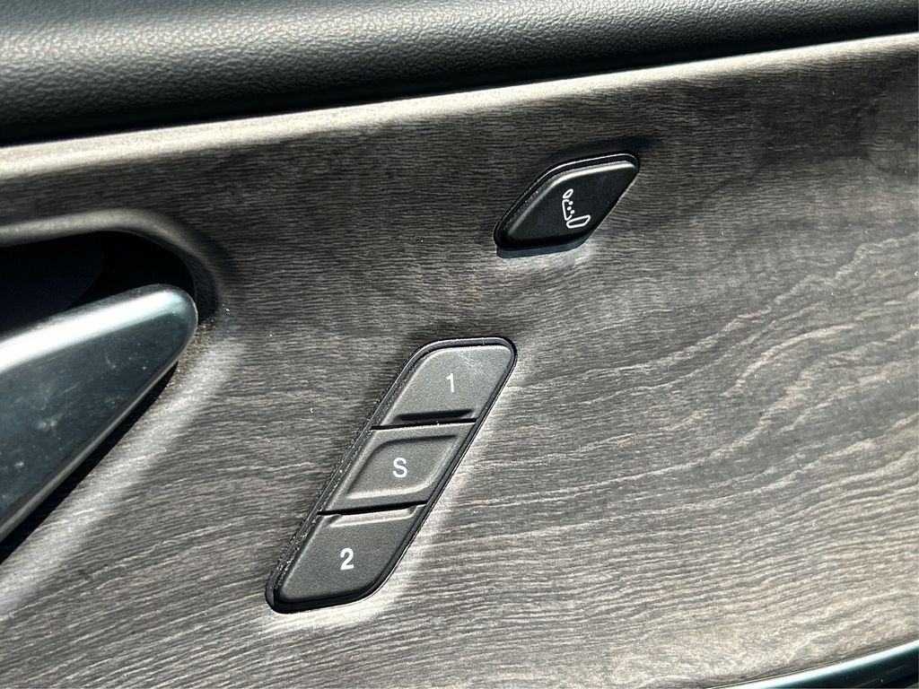 2023 Jeep Grand Cherokee Overland photo 27