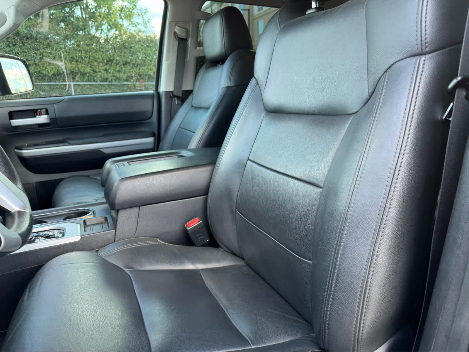 2018 Toyota Tundra SR5 photo 10