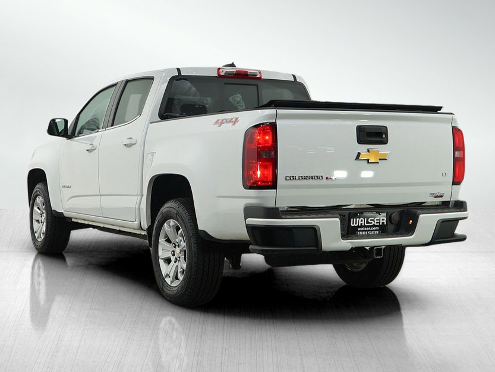 2019 Chevrolet Colorado LT photo 2