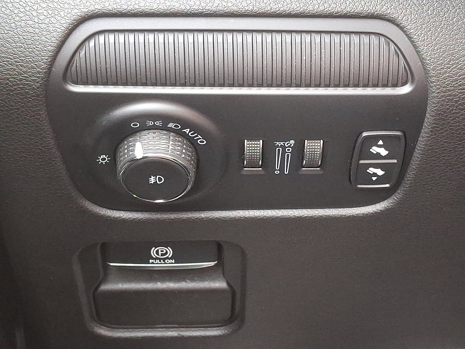 2024 Jeep Wagoneer L Series II photo 20