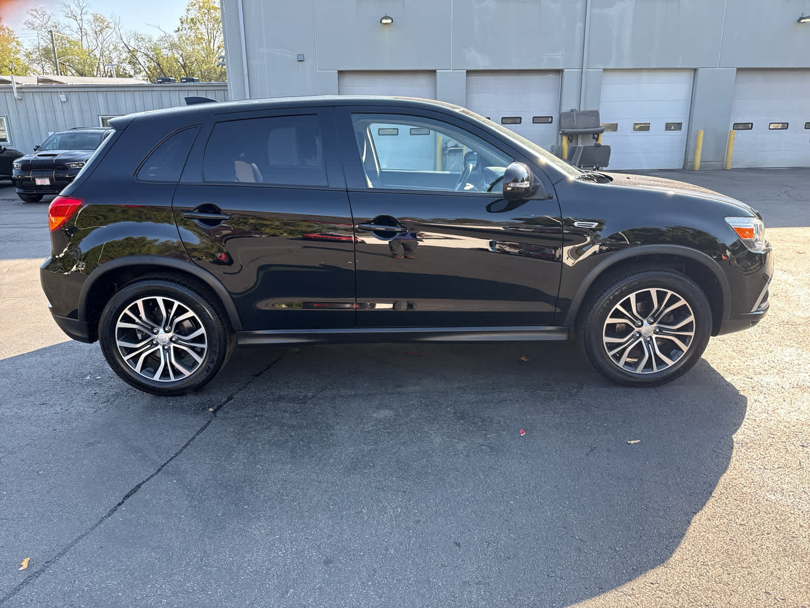 2019 Mitsubishi Outlander Sport SE photo 2