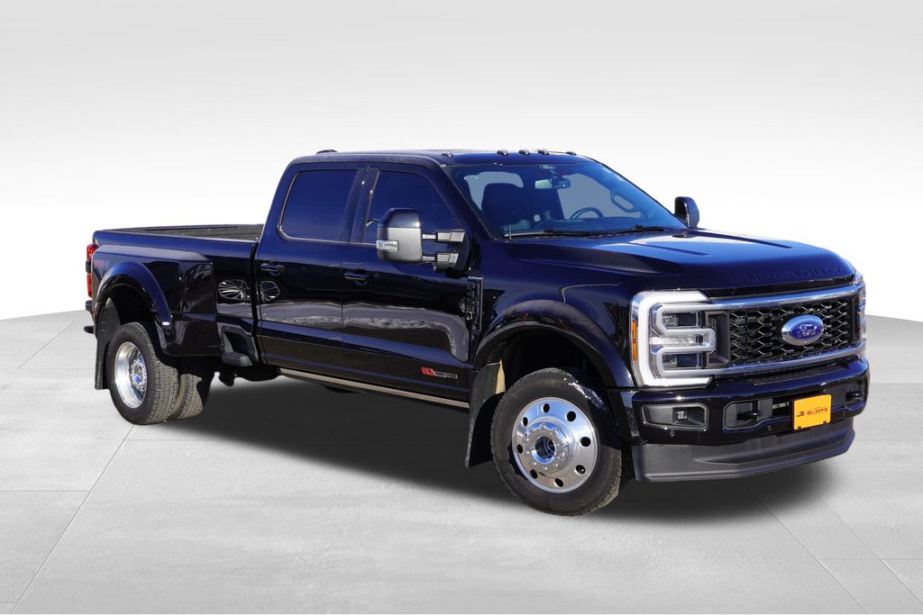 2025 Ford F-450 Super Duty Platinum