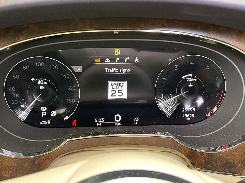 2022 Bentley Bentayga V8 photo 43